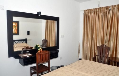 Scandinavia Hotel Hikkaduwa Bagian luar foto