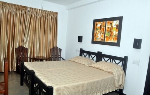 Scandinavia Hotel Hikkaduwa Bagian luar foto