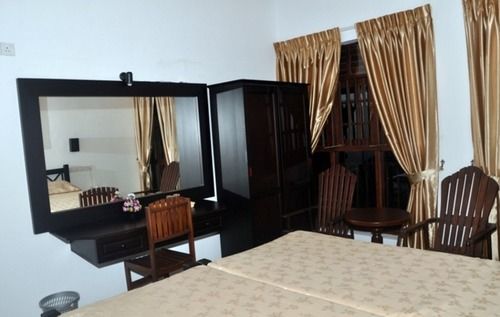 Scandinavia Hotel Hikkaduwa Bagian luar foto