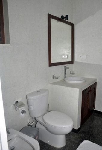 Scandinavia Hotel Hikkaduwa Bagian luar foto